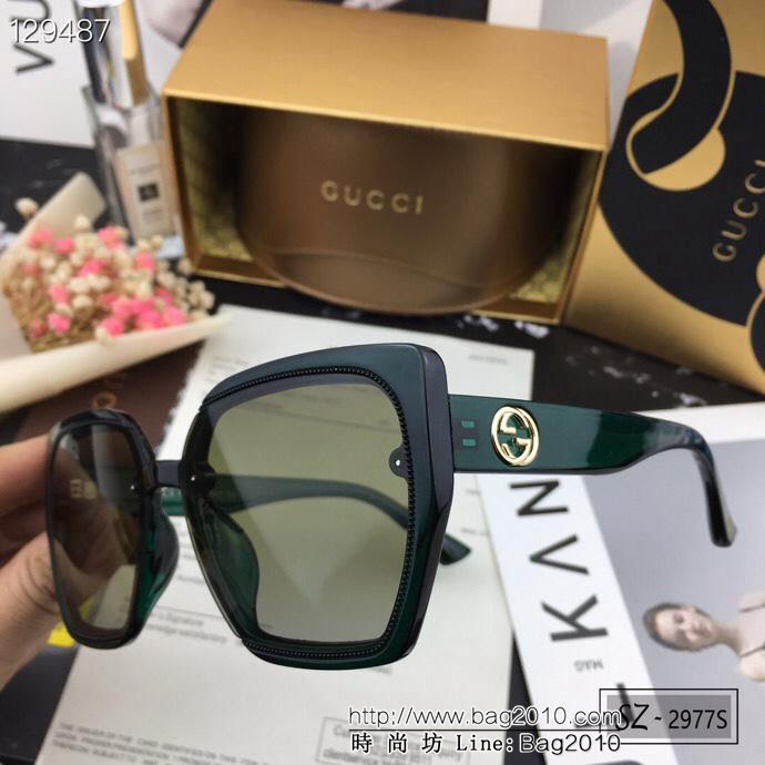 GUCCI古馳 2019新款 古奇小蜜蜂爆款太陽鏡 遮擋有害光線防輻射 出行旅遊搭配衣服必備品 2977S   lly1463